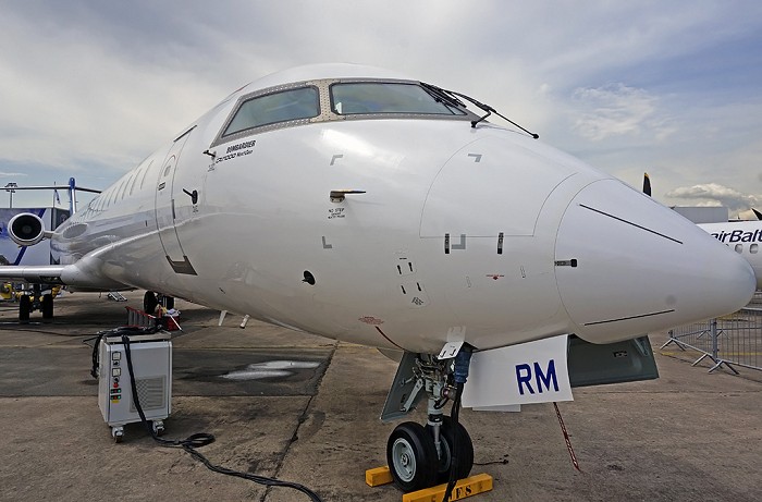 //www.pasazer.com/img/images/airplane/crj1000,bombardier.jpg