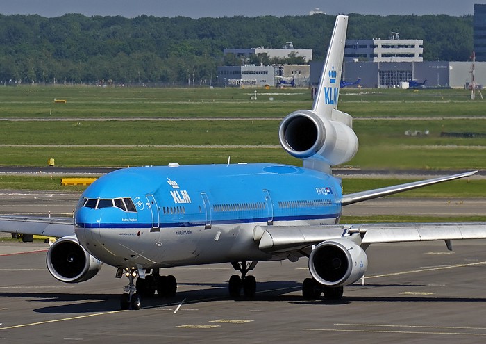 //www.pasazer.com/img/images/airplane/md11,klm,amsterdam5.jpg