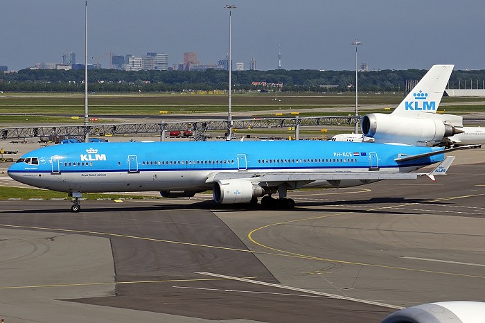 //www.pasazer.com/img/images/airplane/md11,klm,amsterdam6.jpg