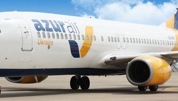 Pierwszy Boeing 737-900 w barwach Azur Air Ukraine