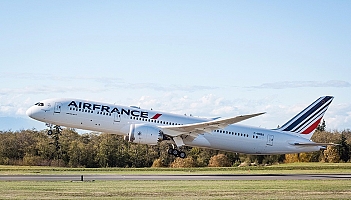 Air France ogranicza ofertę o połowę do końca roku