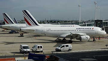 Paryskie lotniska zamkną drogi startowe, żeby zaparkować samoloty