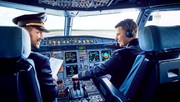 GOOSE pomoże znaleźć pilotów dla LOT-u
