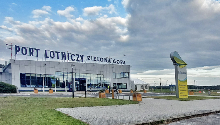 Lotnisko Zielona Góra-Babimost podpisało umowę na budowę nowej płyty postojowej