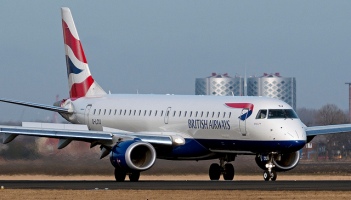 Znikają maseczki w samolotach British Airways 
