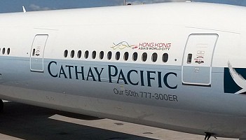 Cathay Pacific: poważny spadek dochodów