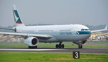 Cathay Pacific ze stratami