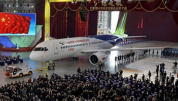 Chiński konkurent Boeinga i Airbusa odbył pierwszy lot