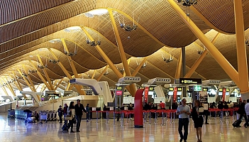 Lipiec na lotniskach Hiszpanii