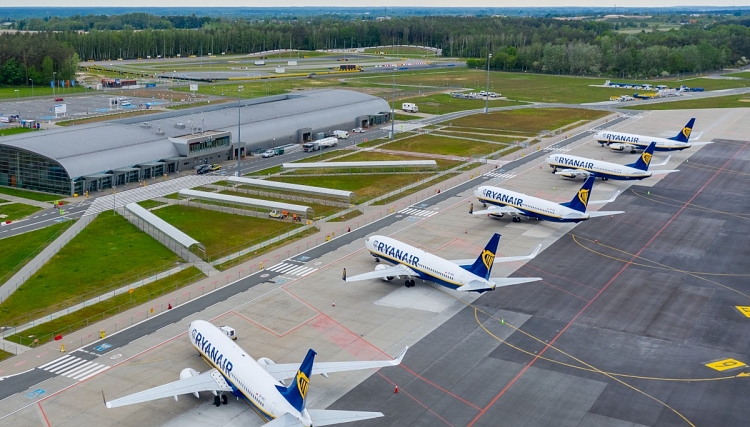 Ryanair przywróci cztery trasy z Modlina 