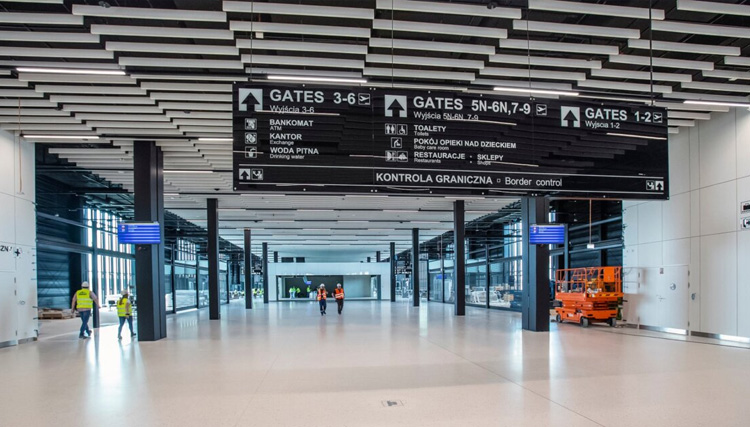 Terminal na lotnisku w Radomiu odebrany przez PPL