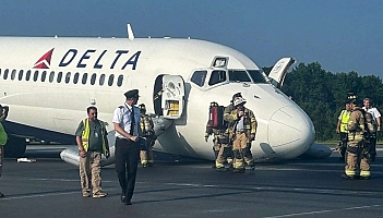 Samolot Delty lądował bez przedniego podwozia