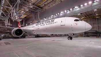 Qantas tymczasowo wycofuje nowego dreamlinera tuż po dostawie