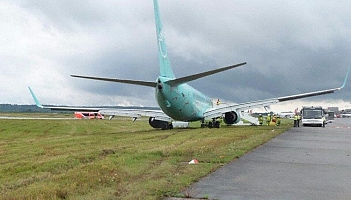 Stuttgart: Boeing B737 wypadł z drogi kołowania