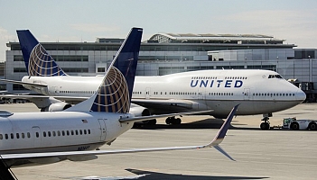 United wraca na lotnisko przy fabryce Boeinga