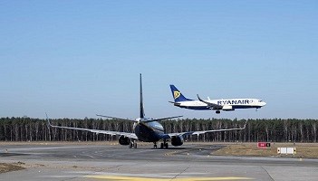 Ryanair poleci z Modlina do Kowna. Latem rzadziej do Sztokholmu