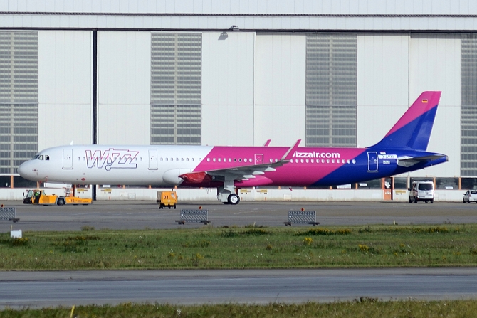 //www.pasazer.com/img/images/normal/A321,wizzair,xfwspotter.JPG