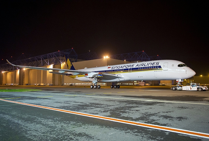 //www.pasazer.com/img/images/normal/A350_XWB_Singapore_Airlines.jpg