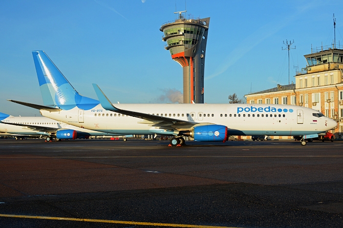 //www.pasazer.com/img/images/normal/Pobeda_Boeing_737-800_at_SVO.jpg