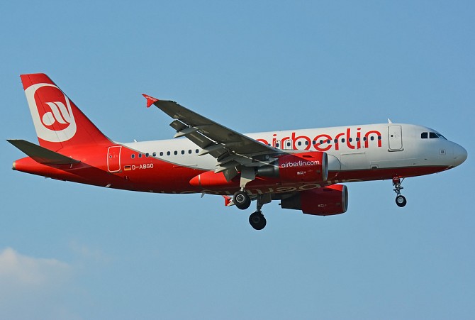 //www.pasazer.com/img/images/normal/airberlin,a319,warszawa(pbozyk)_1.jpg