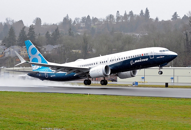 //www.pasazer.com/img/images/normal/b737max,firstflight,media%20(2).jpg