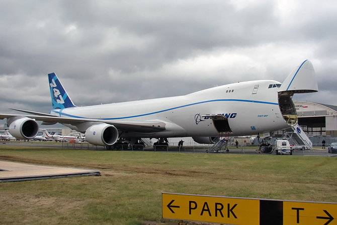 //www.pasazer.com/img/images/normal/boeing,7478F,paryz,pbozyk.jpg