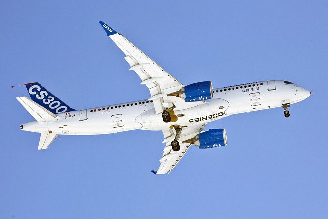 //www.pasazer.com/img/images/normal/bombardier,cs300,media3.jpg