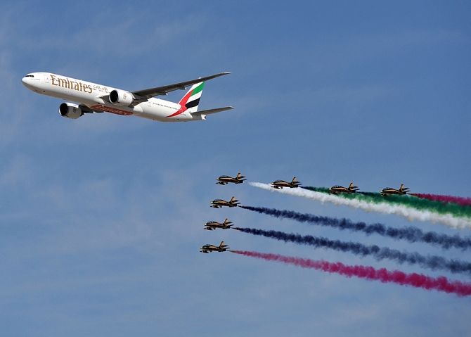 //www.pasazer.com/img/images/normal/dubai,airshow,media4.jpg