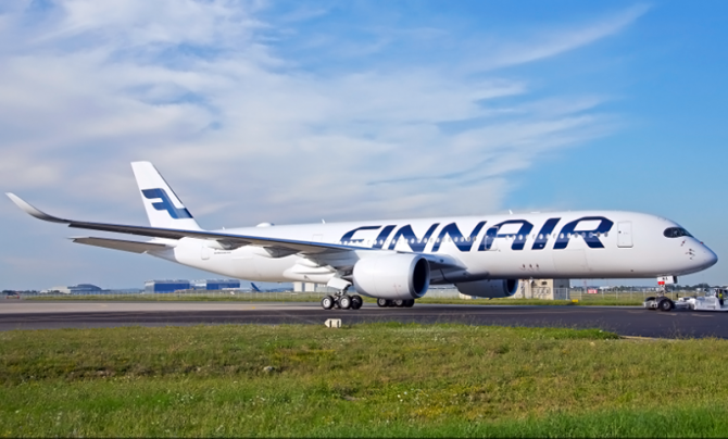 //www.pasazer.com/img/images/normal/finnair,a350,rollout,airbus.png