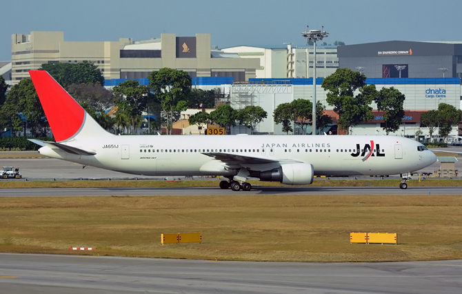 //www.pasazer.com/img/images/normal/japanairlines,a330200,sin(pbozyk).jpg