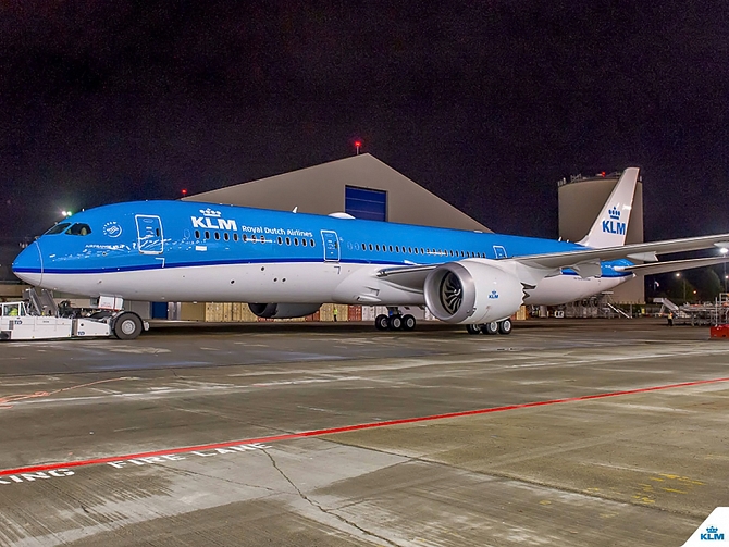 //www.pasazer.com/img/images/normal/klm,b787-9,dreamliner,media%20(1).jpg