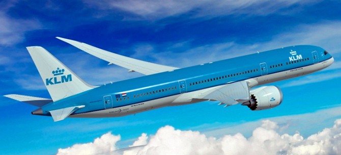 //www.pasazer.com/img/images/normal/klm,b7879,media,boeing.jpg