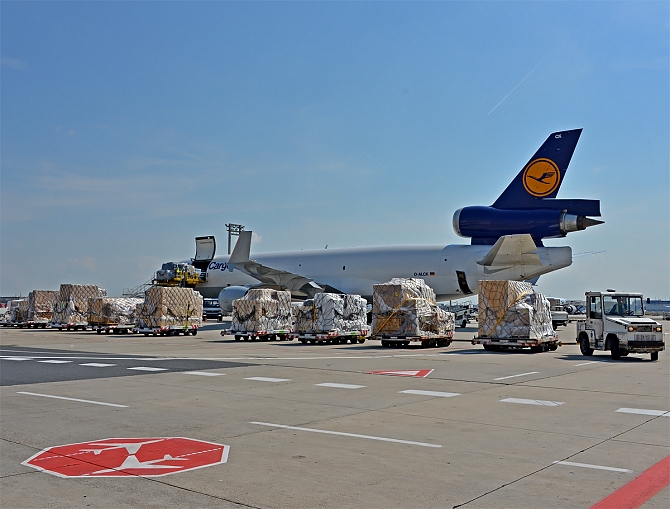 //www.pasazer.com/img/images/normal/lufthansa,cargo,fra,pbozyk%20(24).jpg