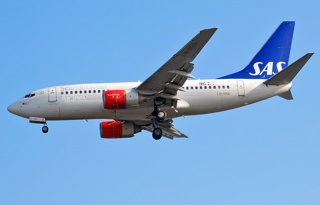 //www.pasazer.com/img/images/normal/sas,b737700,lhr(pbozyk).jpg