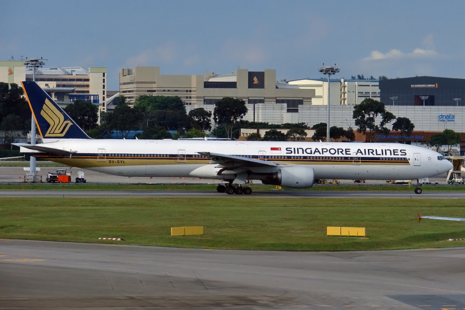 //www.pasazer.com/img/images/normal/singapore,b777-300,sin,pbozyk.jpg