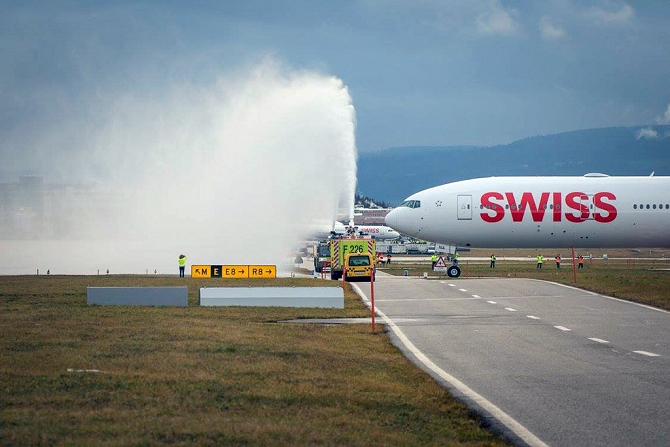 //www.pasazer.com/img/images/normal/swiss,b777,media5.jpg