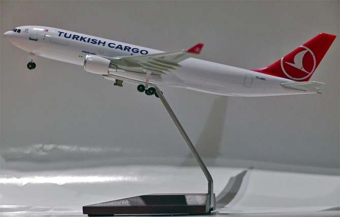 //www.pasazer.com/img/images/normal/turkish,cargo,a330f,model.jpg
