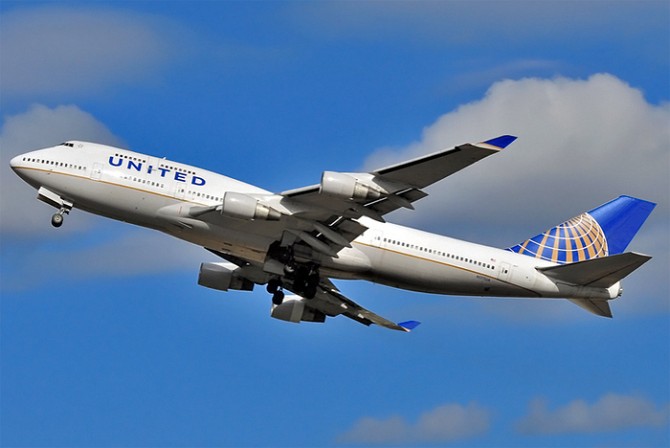 //www.pasazer.com/img/images/normal/united,b747400,fra,pbozyk.jpg