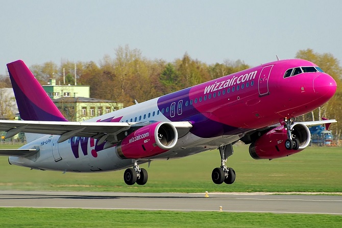 //www.pasazer.com/img/images/normal/wizz,air,a320,(p.bozyk)_1.jpg