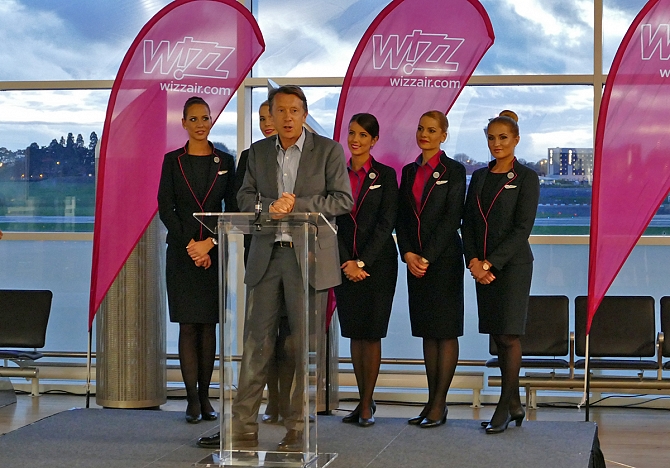 //www.pasazer.com/img/images/normal/wizz,ltn,a321,pbozyk5.jpg