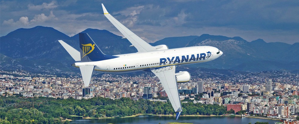 Ryanair uruchamia nowe połączenie z Poznania. Poleci do Albanii