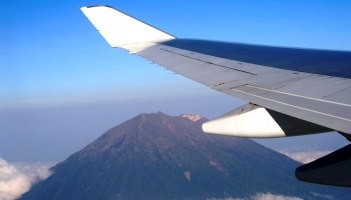 Wulkan Agung zakłóca ruch lotniczy. Lotnisko na Bali zamknięte
