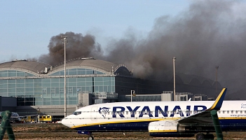 Groźny pożar na lotnisku w Alicante