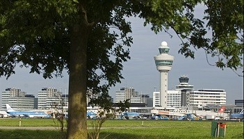 Rząd w Hadze zmniejszy przepustowość Schiphol
