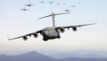C-17 Globemaster zabrał z Kabulu 800 osób na raz