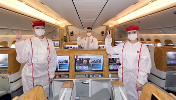 Pierwszy lot Emirates obsługiwany przez w pełni zaszczepione zespoły