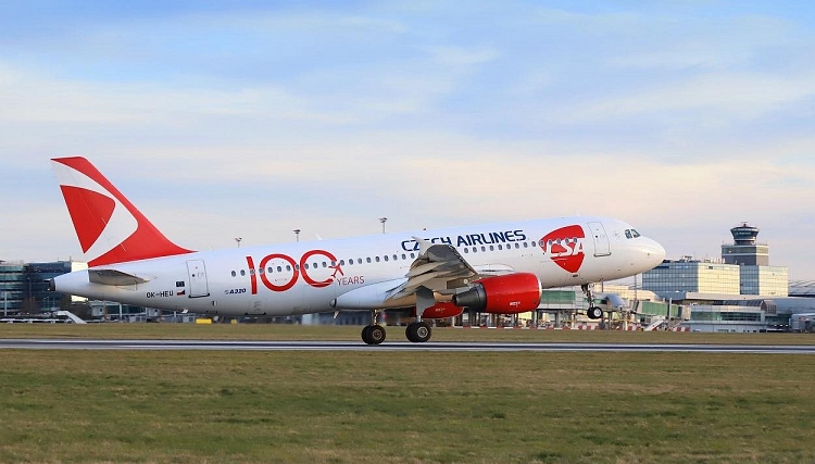 Czech Airlines zawiesi loty do Paryża i Madrytu. Obie trasy przejmie Smartwings