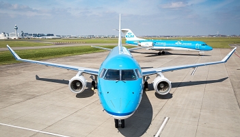 KLM i Transavia też znoszą obowiązek noszenia maseczek
