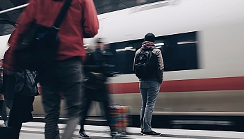 Niemcy coraz mniej jeżdżą pociągiem na lotniska. Jak będzie w CPK? 