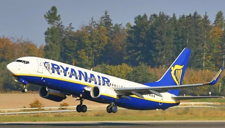 Ryanair: W sezonie letnim nowy rozkład lotów z Lotniska Chopina do Manchesteru. 